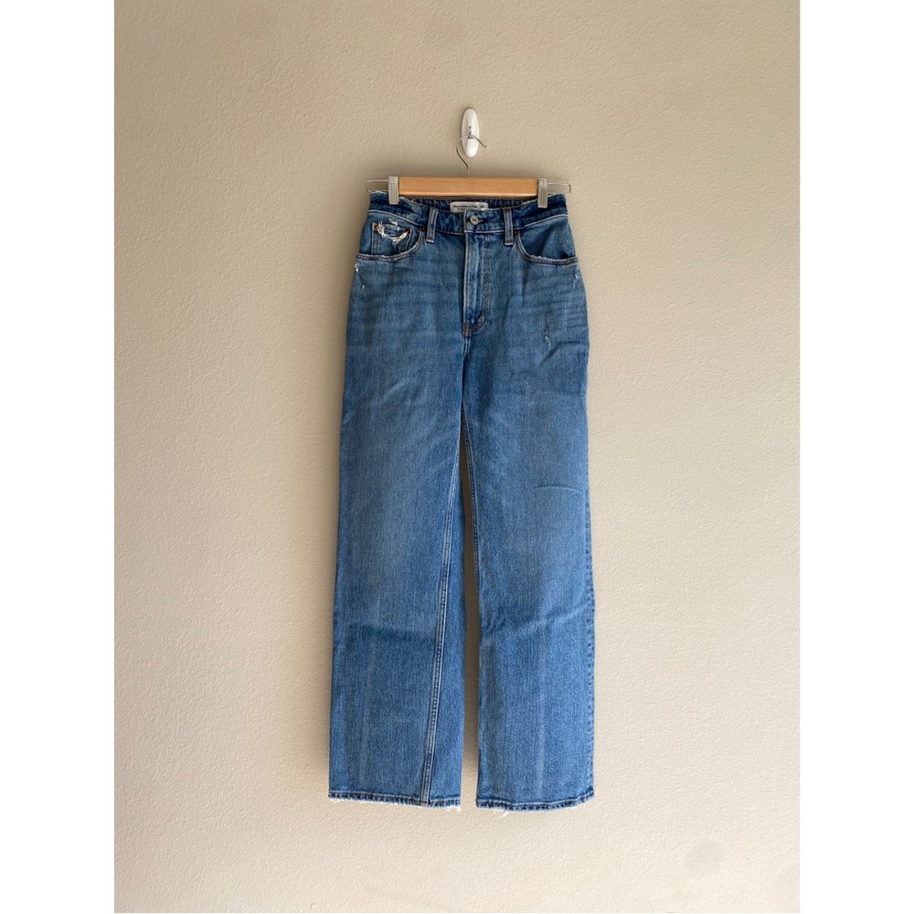 Abercrombie & Fitch the 90s relaxed high rise curve love jeans